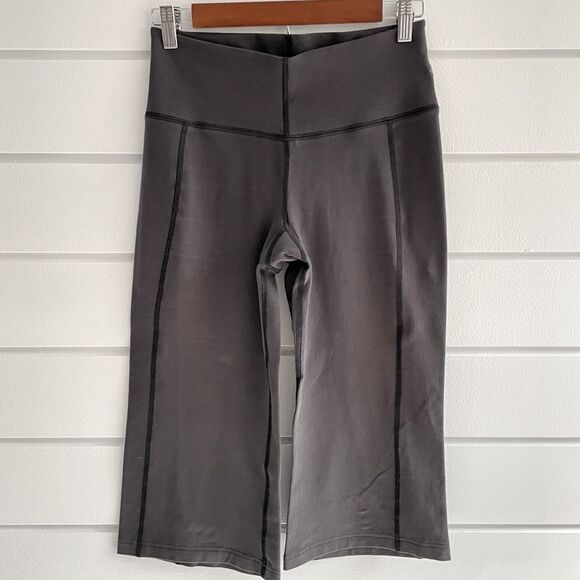 Mountain Hardwear Grey Wide Leg Crop Yoga Pants Size Small - Picture 1 of 6